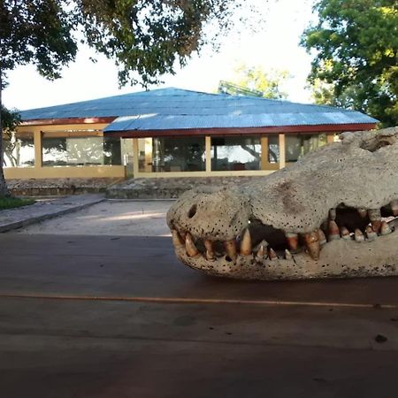 Crocodile Park Bungalow Kataragama Extérieur photo